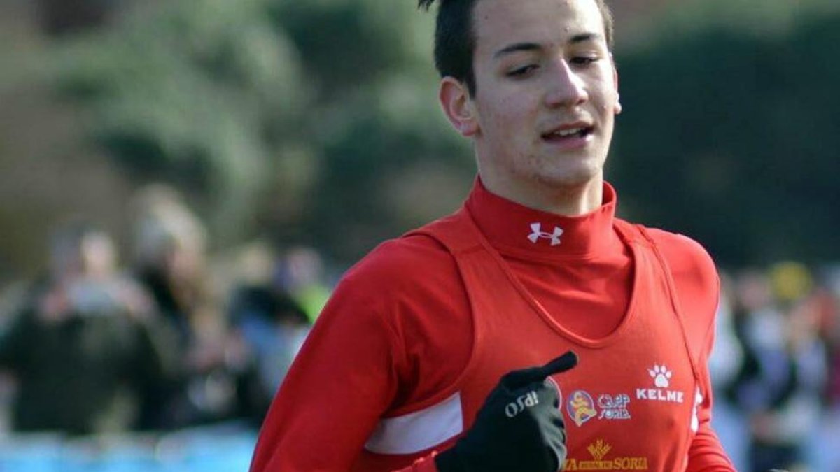 Hugo de Miguel Ramos en una de las opciones de medalla en Sabadell.-CLUB ATLETISMO POLITÉCNICO