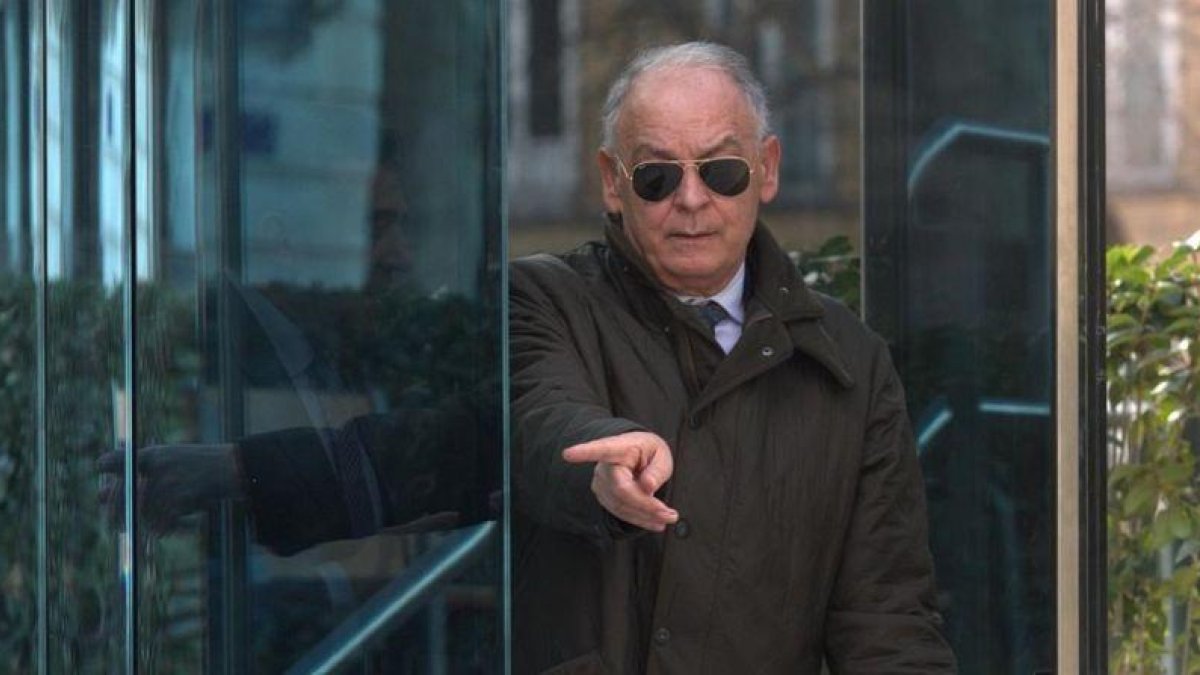 El exnúmero dos de la Policía Eugenio Pino a su salida de la Audiencia Nacional.-DAVID CASTRO