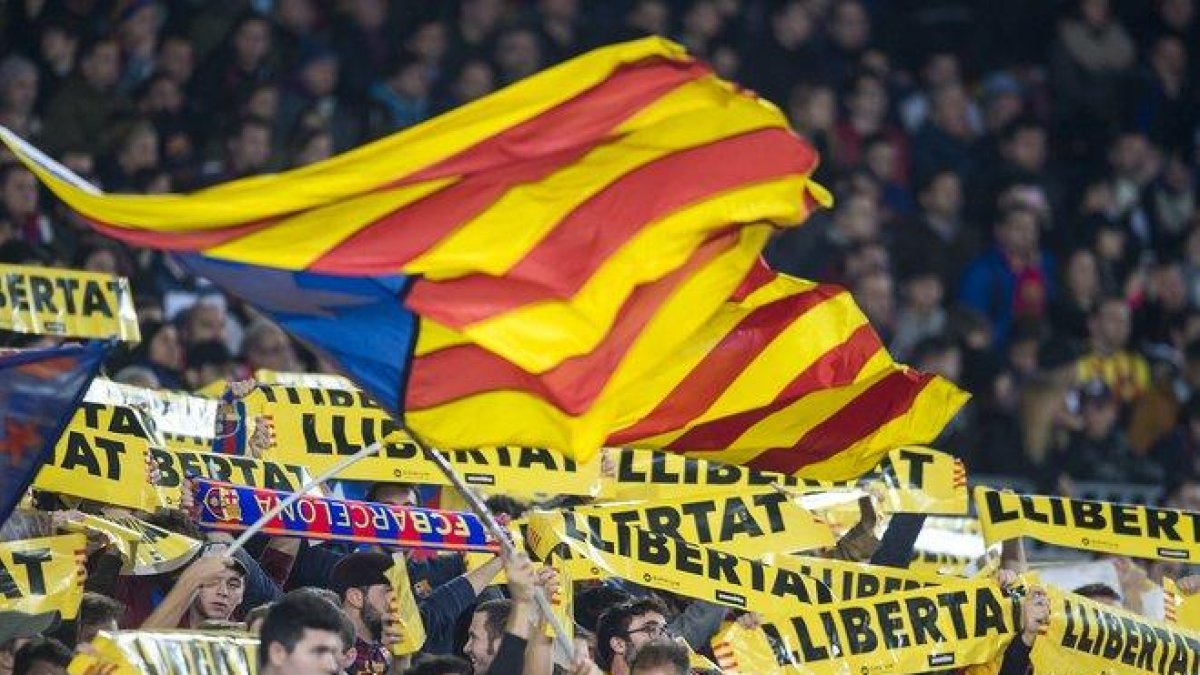 Grada del Camp Nou durante un partido del Barça.-