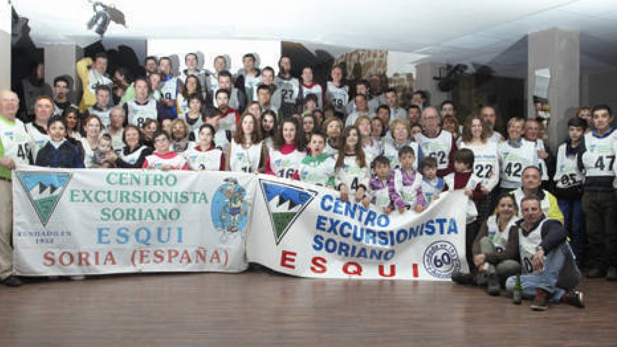 Los participantes en el campeonato celebrado en Formigal. / CES-
