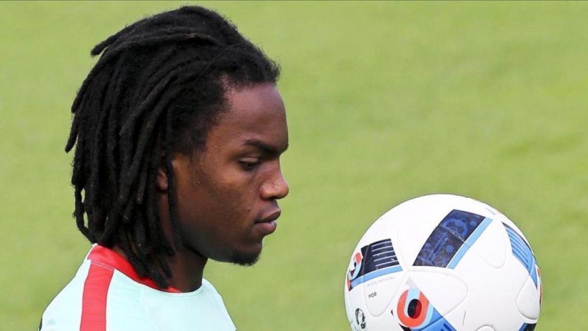 Renato Sanches, en el entrenamiento de Portugal, este martes en Lyón.-EFE / MIGUEL A LOPES
