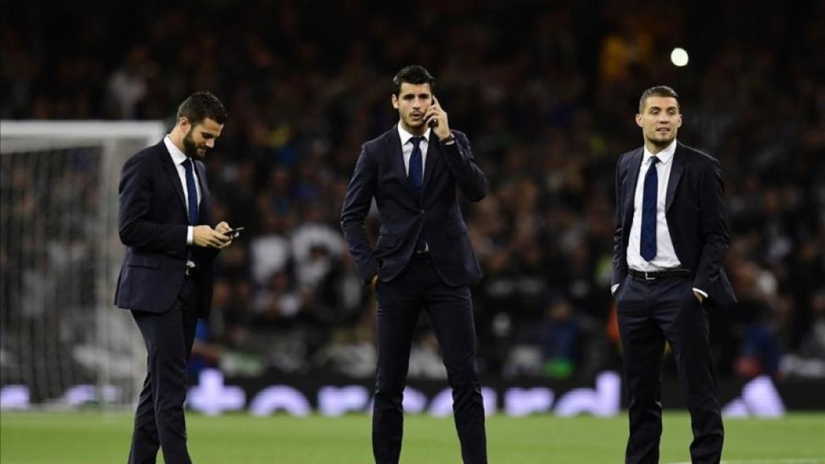 Álvaro Morata, en el centro antes del inicio del encuentro entre la Juventus y el Madrid en la final de la Champions.-JAVIER SORIANO