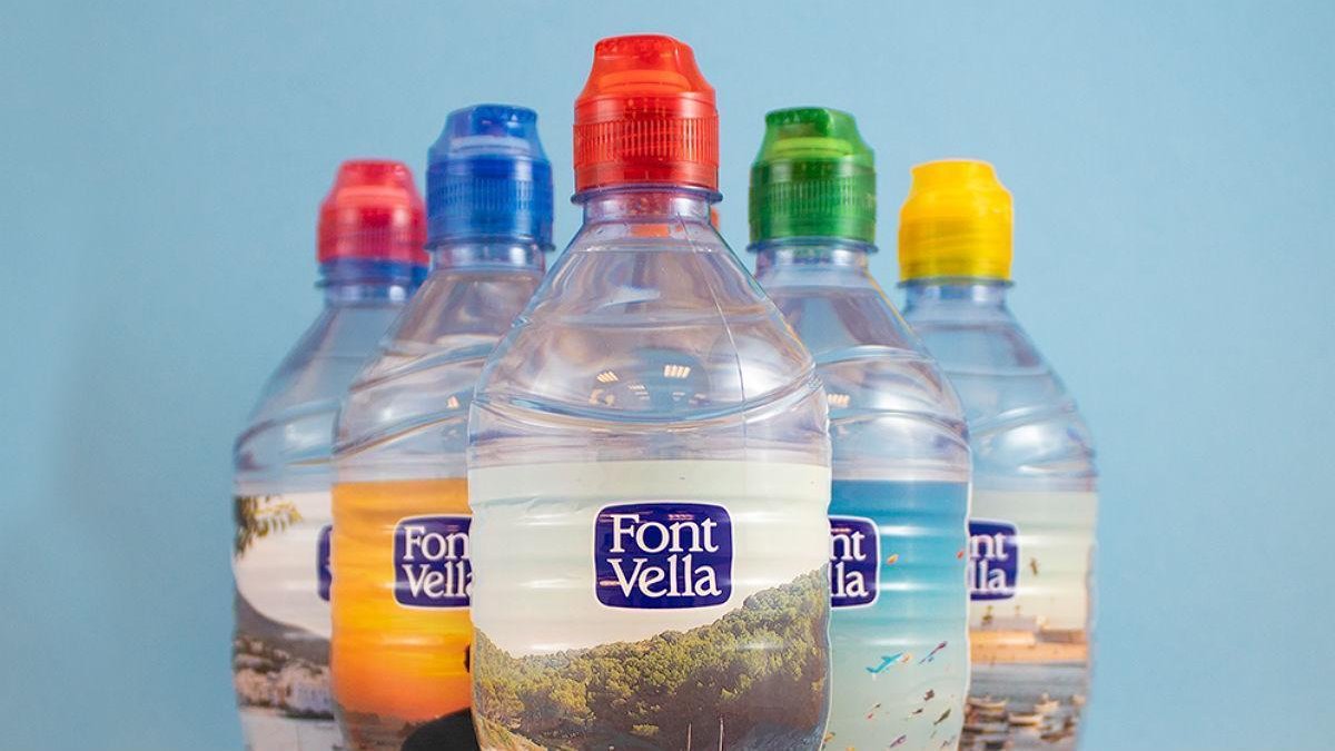 Colección veraniega de Font Vella con tapones de colores, entre ellos, el amarillo.-FONT VELLA