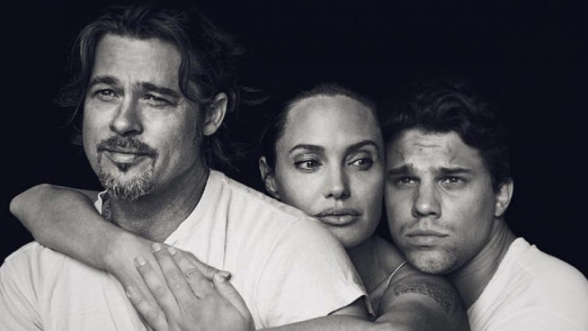 El 'instagramer' se ha colado en una imagen hoy impensable, junto al matrimonio Jolie-Pitt.-INSTAGRAM / AVERAGE ROB