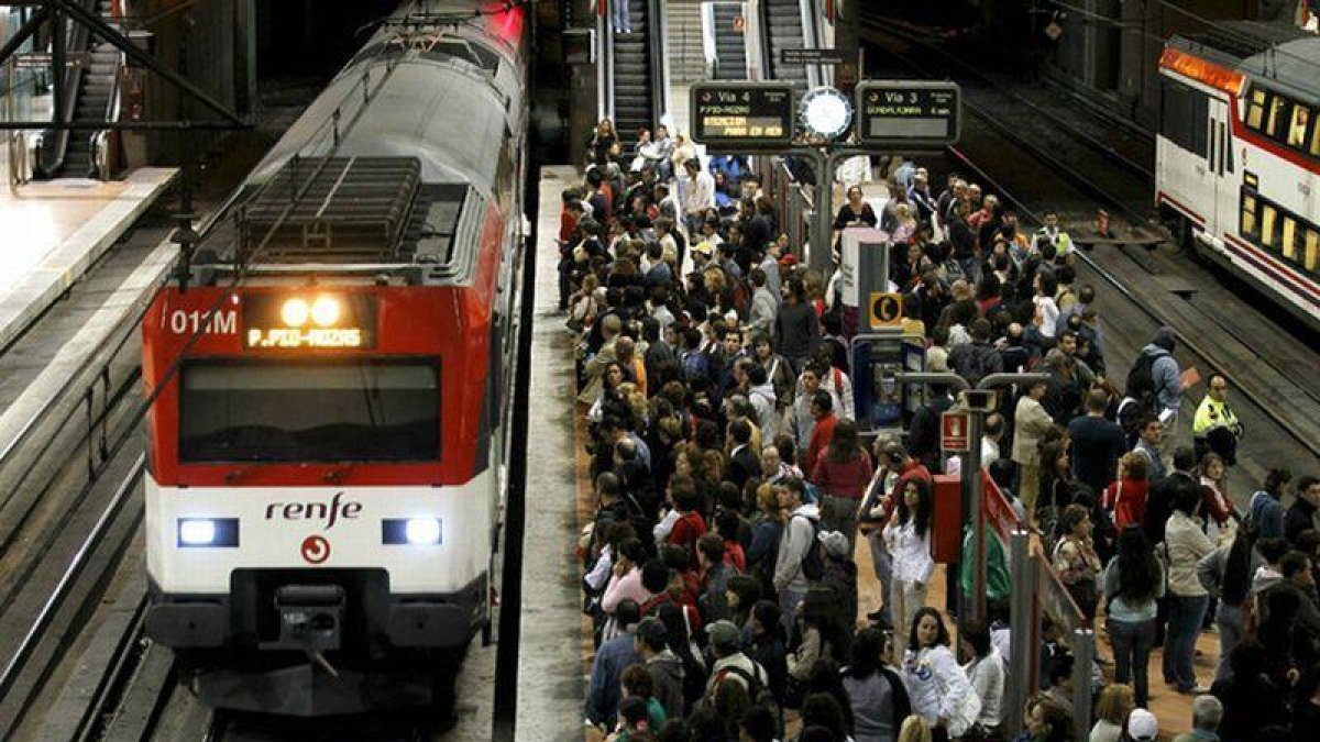 Un tren de Cercanías.-PDM (EFE)