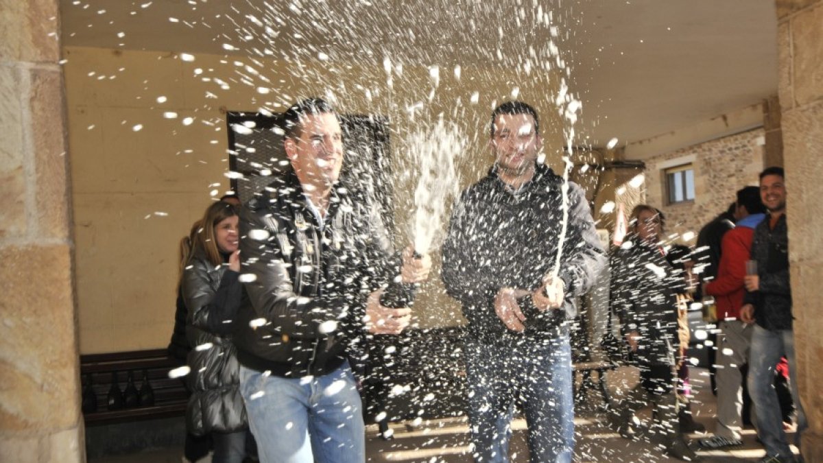 Celebración de un premio de la Lotería de Navidad en 2012. HDS