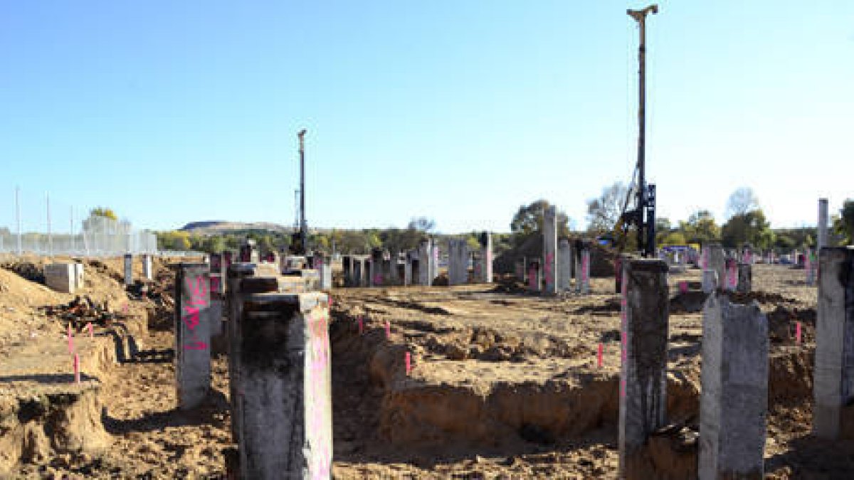 Las obras de la Cúpula de la Energía ya han comenzado cumpliendo plazos. / ÁLVARO MARTÍNEZ-