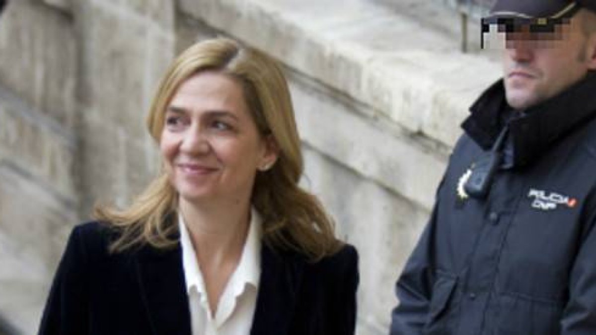 La infanta Cristina, el 8 de febrero del 2014, cuando acudió a declarar, en Palma, ante el juez Castro.-Foto: AFP / JAIME REINA