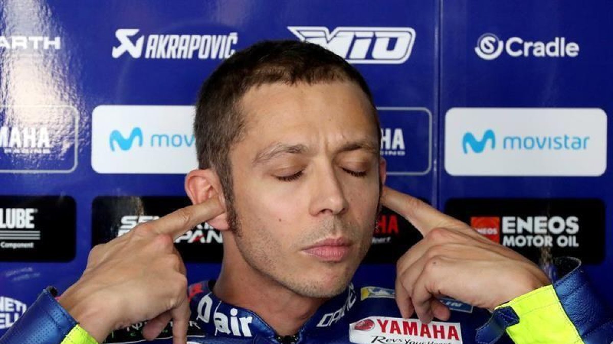 El piloto italiano de MotoGP Valentino Rossi, durante la sesión de entrenamientos libres celebrada ayer en el circuito turolense de Motorland Aragón.-EFE / JAVIER CEBOLLADA