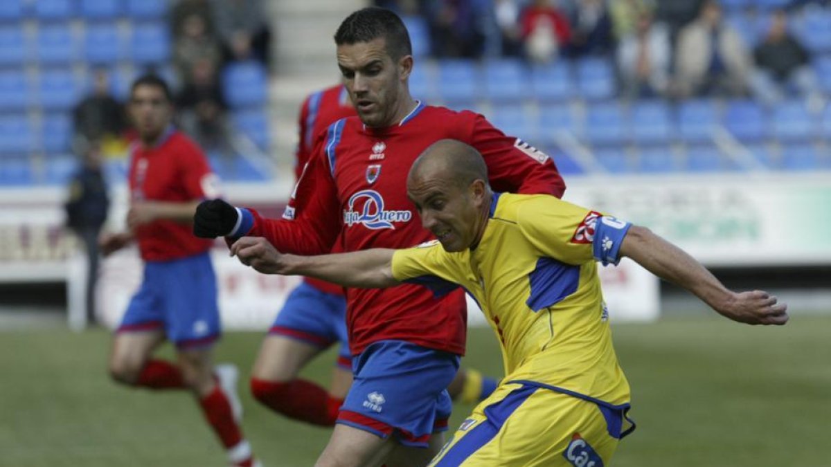 La última vez que el Numancia le ganaba al Cádiz fue en 2007 con un gol del capitán Julio Álvarez.-H.D.S.