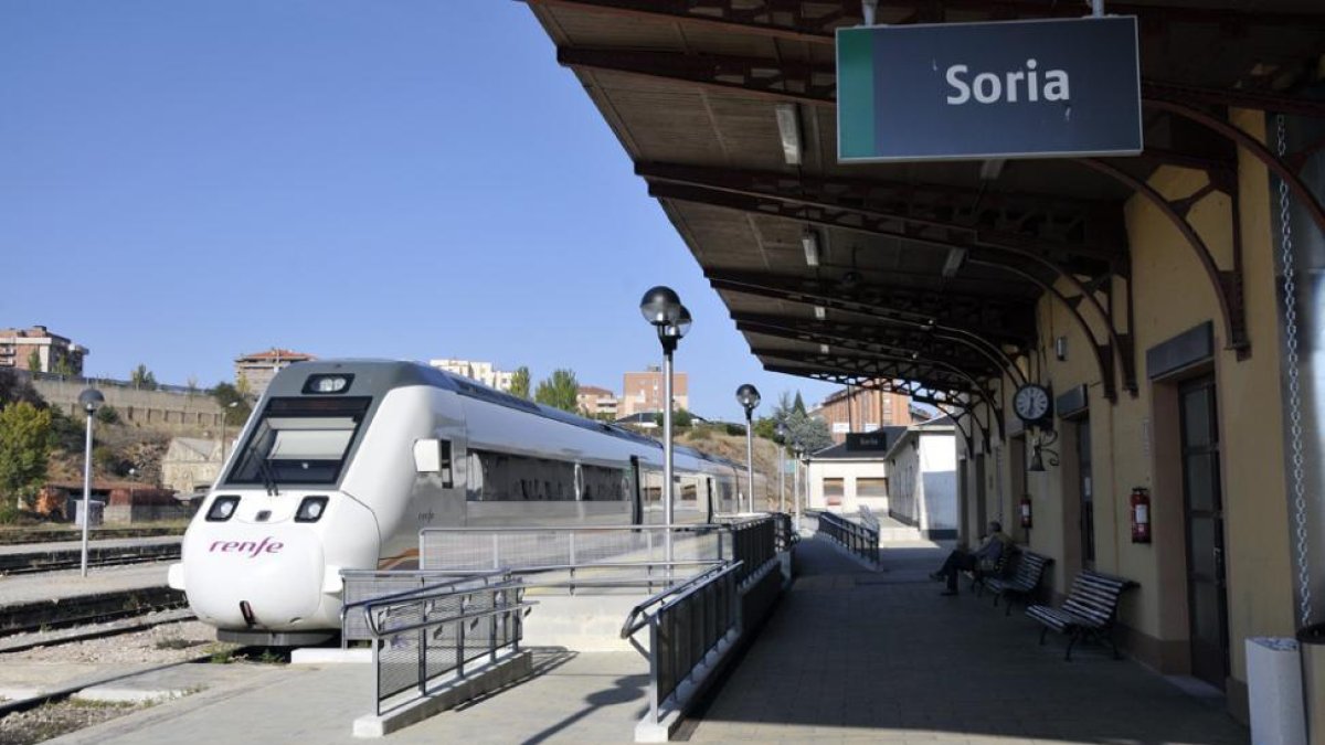 El servicio ferroviario está en entredicho.-Valentín Guisande