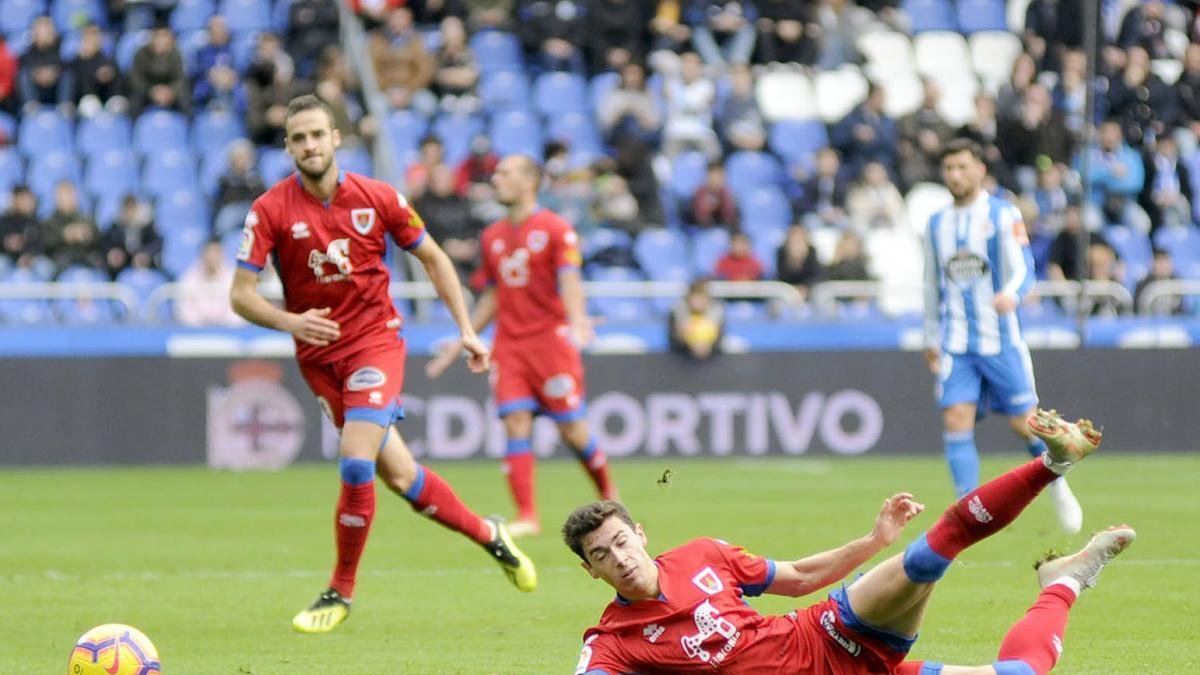El Numancia se trajo un empate de su visita a Riazor tras remontar dos goles en contra.-HDS