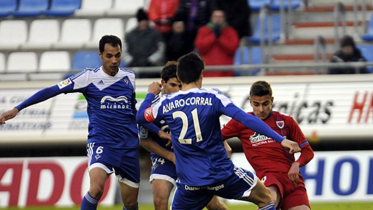 David Concha, que fue el revulsivo del Numancia, en el momento de marcar el empate a dos goles.-Diego Mayor