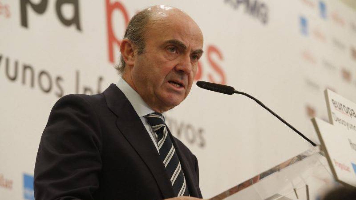 El ministro de Economia Luis de Guindos ha participado en un desayuno informativo de Europa Press.-Foto: AGUSTÍN CATALÁN