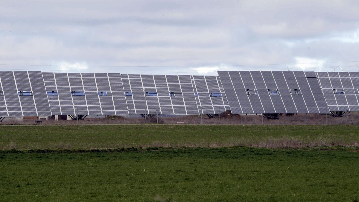 Instalación de placas solares.-HDS