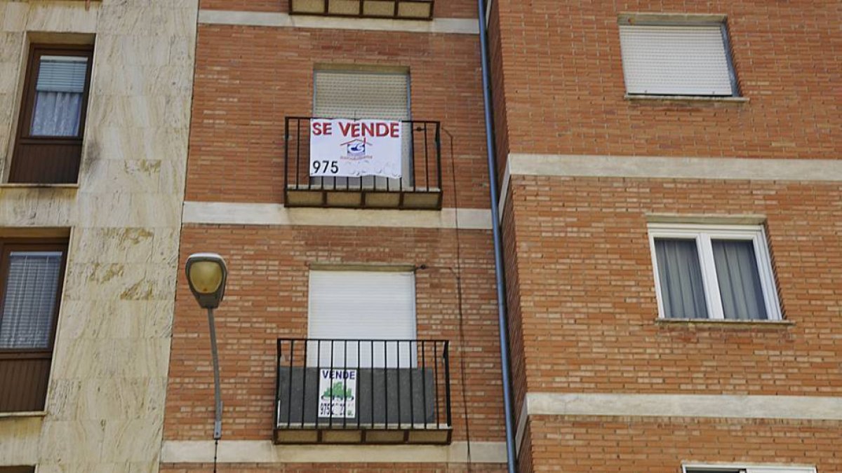 Viviendas en venta en Soria, en una imagen de archivo.-VALENTÍN GUISANDE