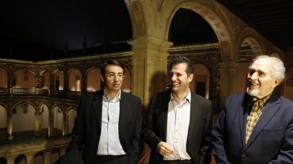 El PSOE de Salamanca organiza un acto de homenaje a la constitución de 1978. Al acto acuden de invitados Luis Tudanca y el primer presidente de Castilla y León, Demetrio Madrid-Ical