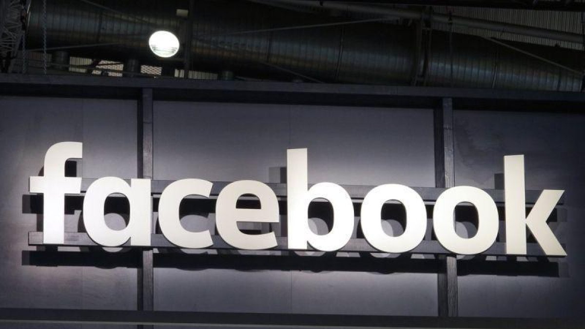 La red social Facebook lanzó en Colombia Dating, su herramienta para generar relaciones entre sus usuarios.-MAURITZ ANTIN (EFE)