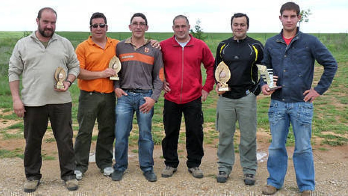 Los seis representantes sorianos que estuvieron en el Campeonato de Castilla y León. / Delegacion Soriana de Caza-