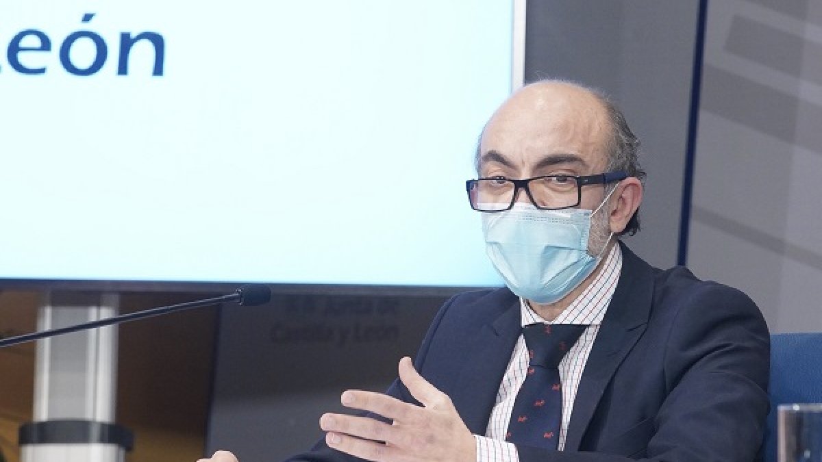 El consejero de Cultura y Turismo, Javier Ortega, compareció en la rueda de prensa posterior al Consejo de Gobierno. ICAL