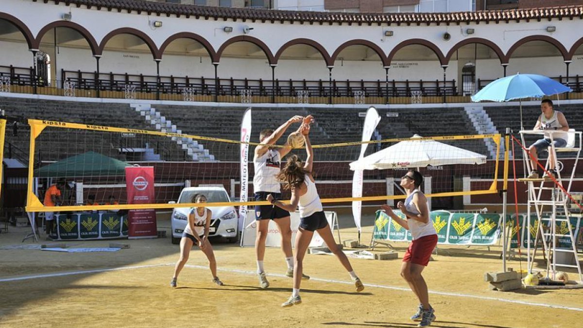 Imagen de la final open mixta que ganaba la pareja formada por Alejandro Vinuesa y Alicia de Blas.-Daniel Rodríguez