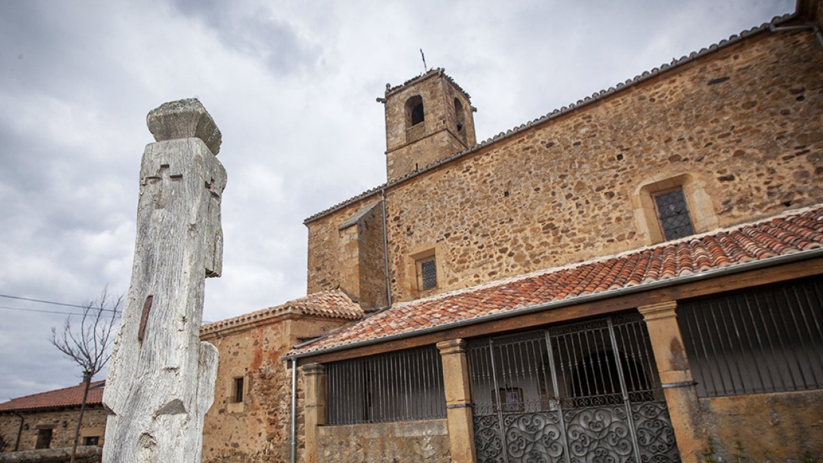 Iglesia de Nuestra Señora de la Paz en Valdeavellano de Tera.-MARIO TEJEDOR