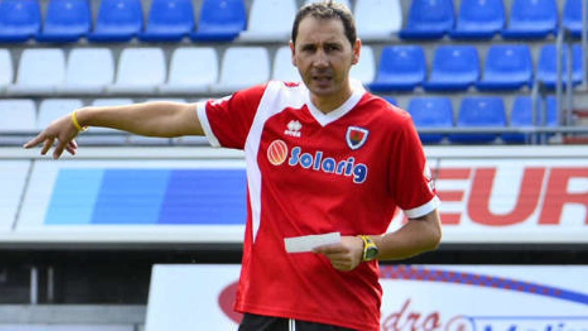 Machín en un entrenamiento de esta semana. / A. Martínez-