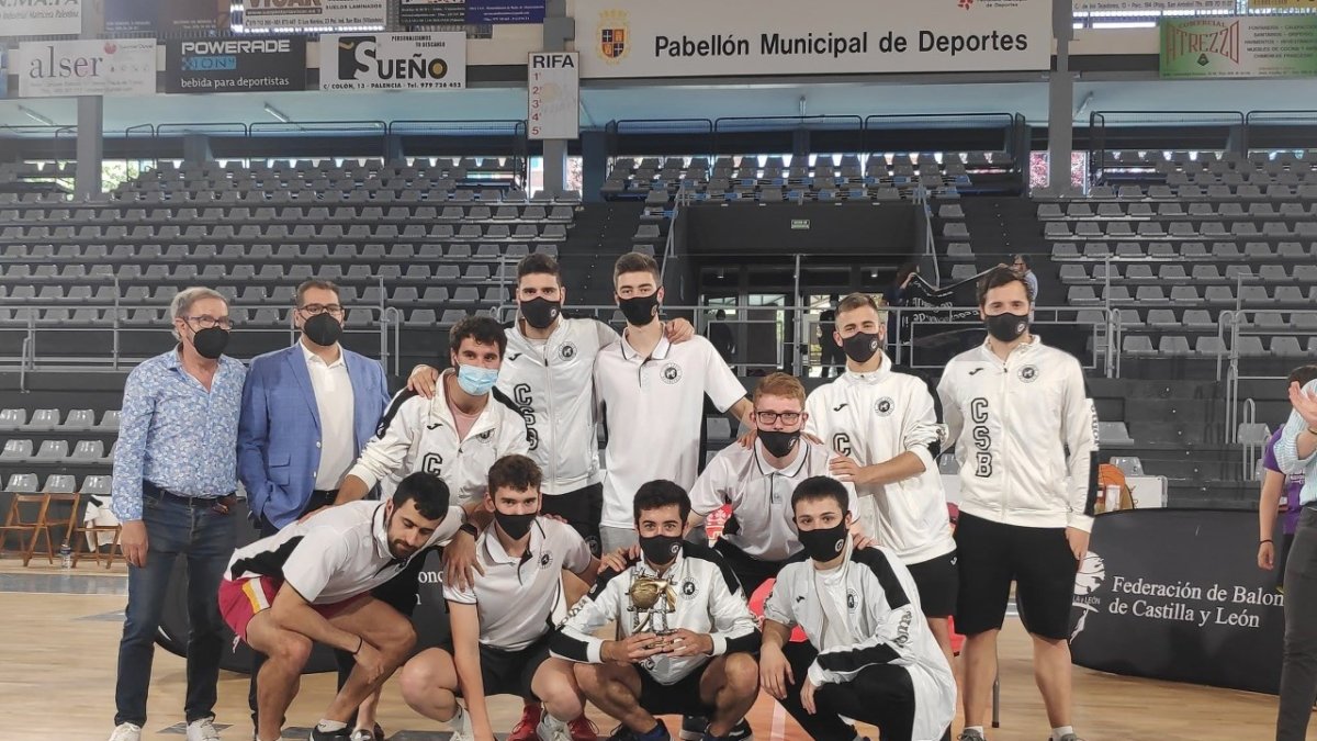 El equipo del CSB que ha quedado subcampeón en Palencia. HDS