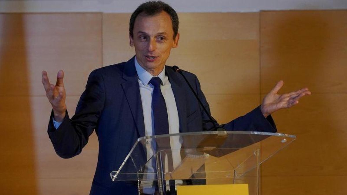 El ministro Pedro Duque durante su comparencia.-JOSÉ LUIS ROCA