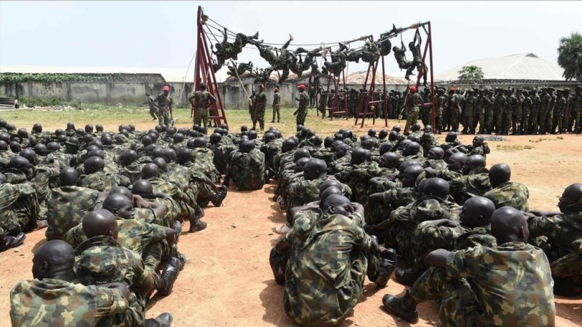 Soldados nigerianos en un campo de entrenamiento.-AFP / PIUS UTOMI EKPEI