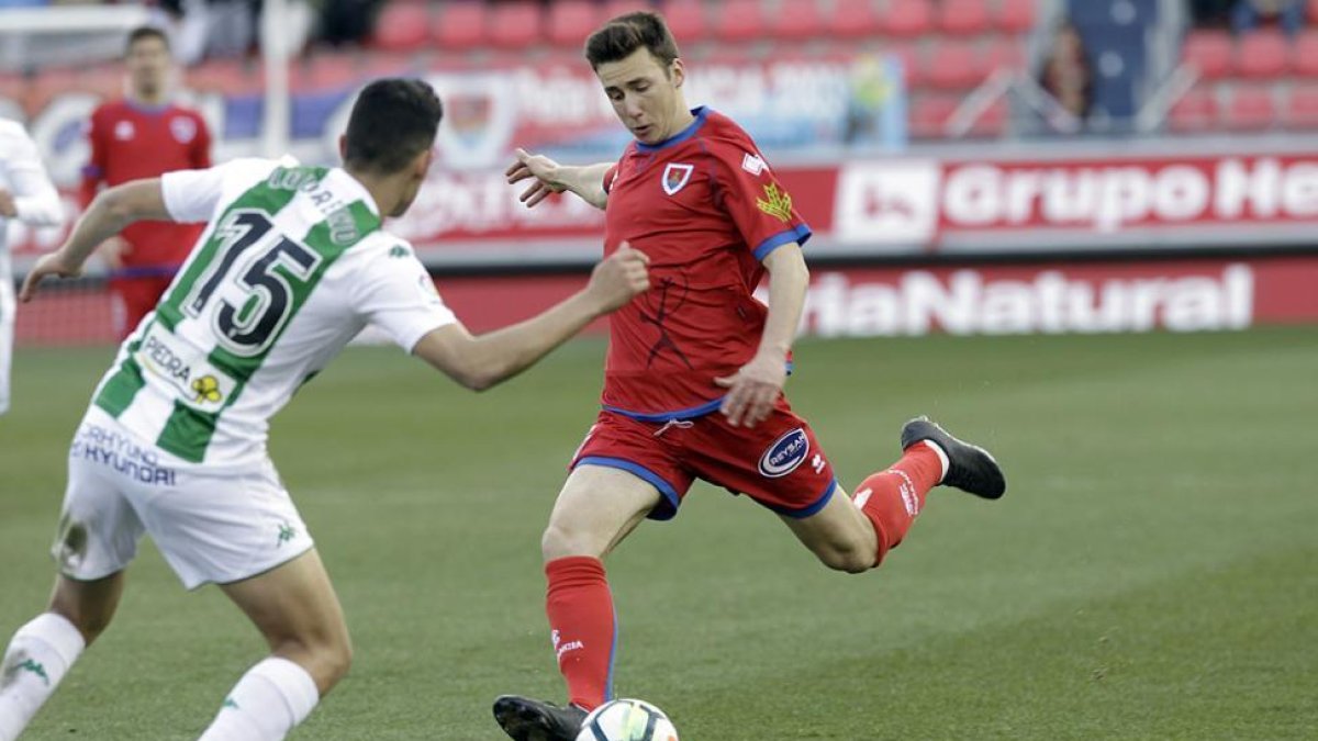 Saúl entrenó ayer y estará en Alcorcón en el lateral izquierdo del Numancia.-Luis Ángel Tejedor