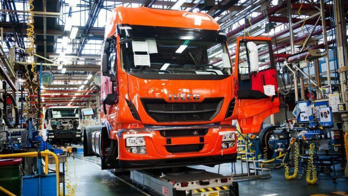 Fábrica de camiones de la marca Iveco.-EL PERIÓDICO