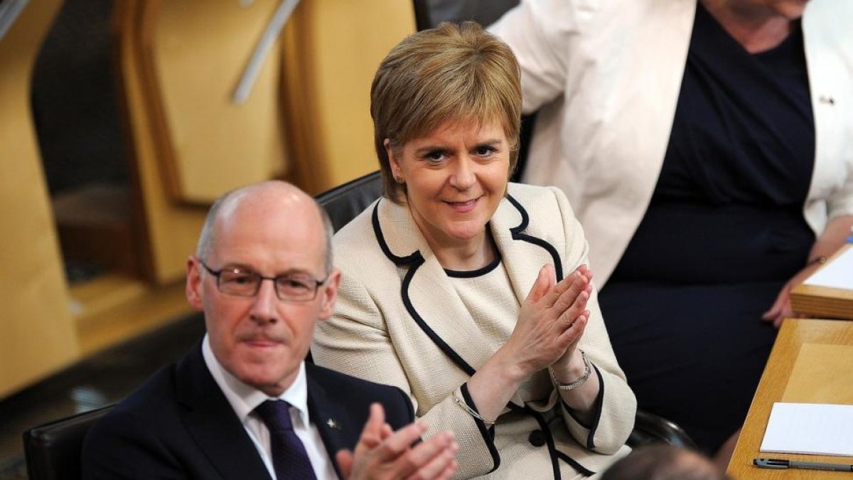 La ministra principal de Escocia, Nicola Sturgeon, durante el debate de los resultados del  'brexit' en el Parlamento escocés.-AFP / ANDY BUCHANAN