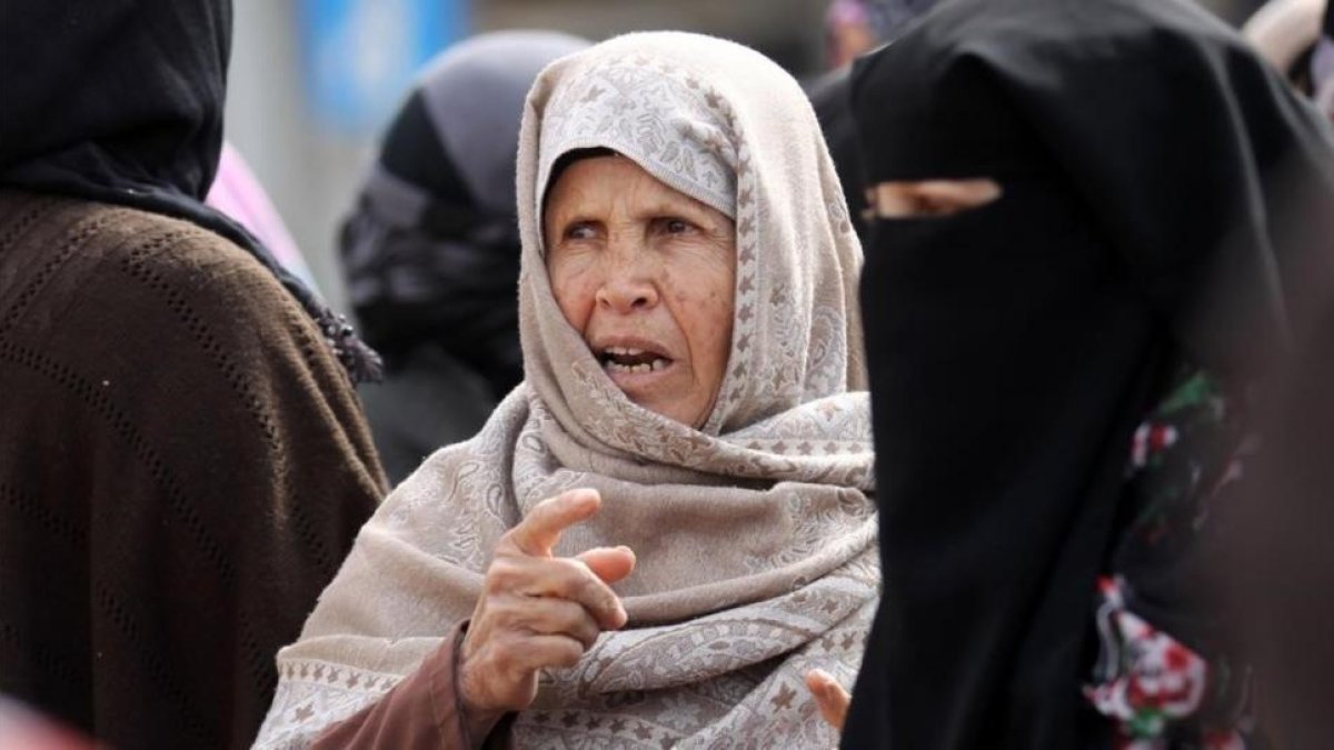Una mujer palestina participa en una protesta contra Donald Trump en Gaza.-SAID KHATIB