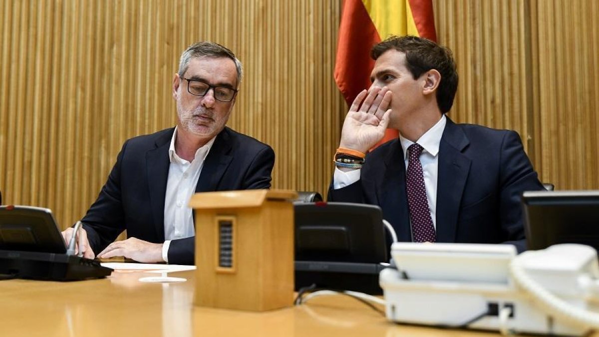 José Manuel Villegas y Albert Rivera, en una imagen de recurso.-J. M. LOSTAU