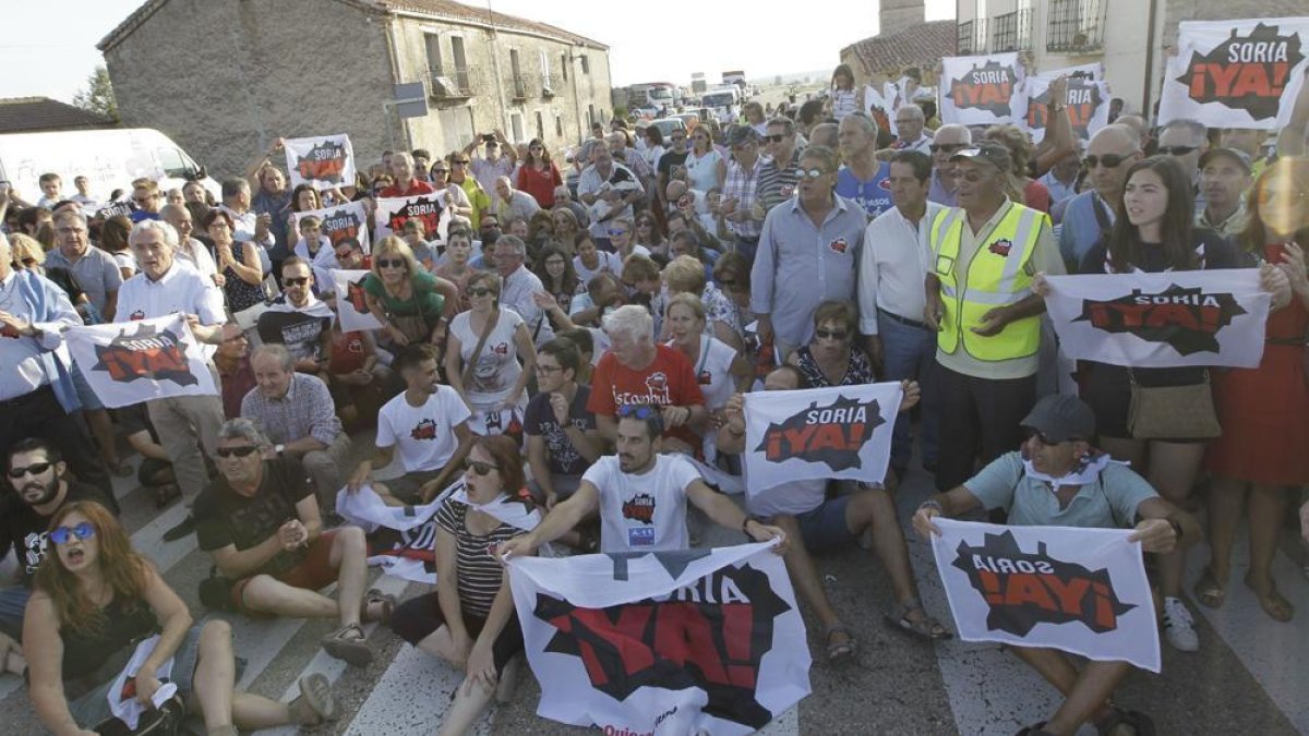 Acción de protesta en Villaciervos.-LUIS ÁNGEL TEJEDOR