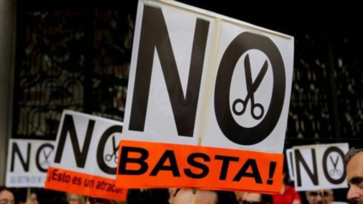 Concentración de funcionarios ante el Ministerio de Hacienda, en 2012.-JOSÉ LUIS ROCA
