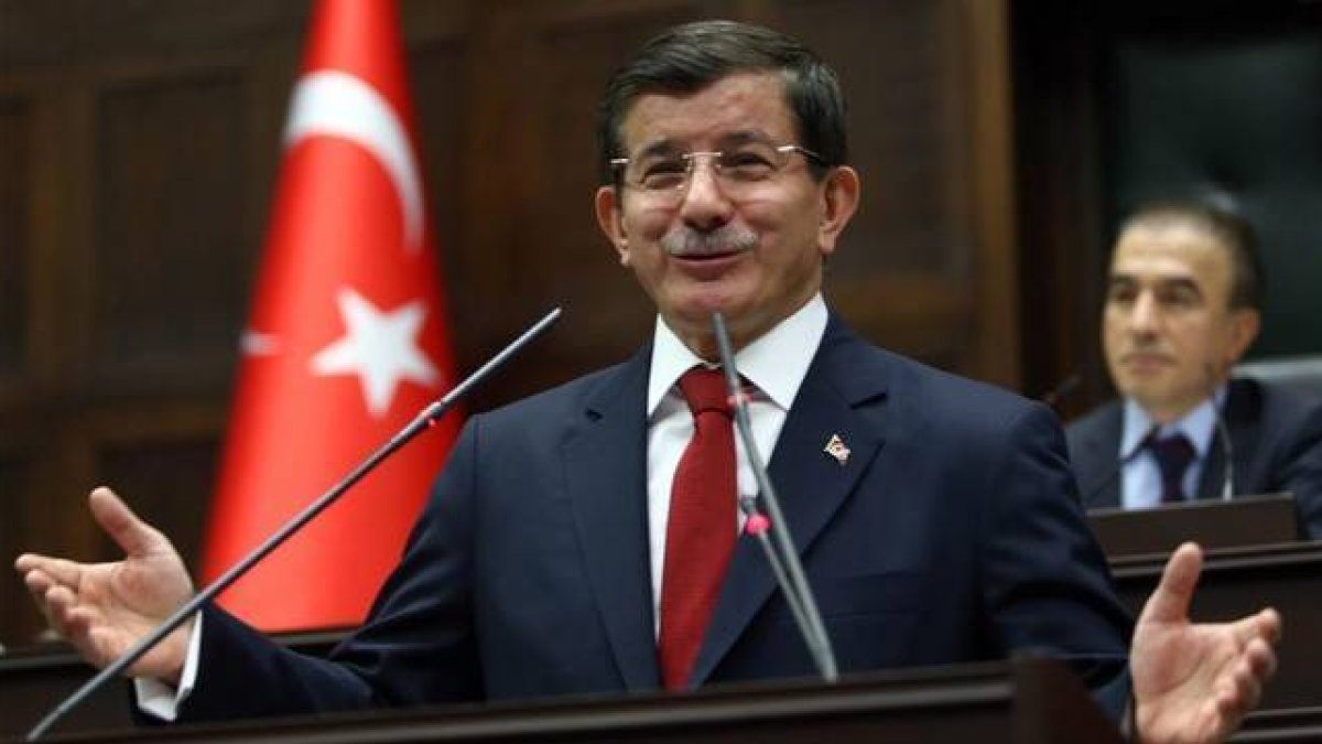 AFP / ADEM ALTAN Davutoglu habla ante el Parlamento turco, en Ankara, el día 13.-Foto: AFP / ADEM ALTAN