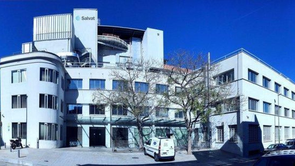 Instalaciones de Laboratorios Salvat en España.-EL PERIÓDICO