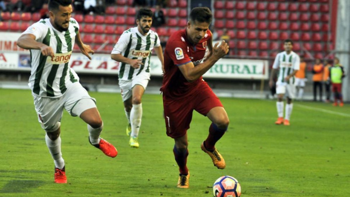 Manu del Moral ha viajado a Girona y podría regresar al once.-DIEGO MAYOR