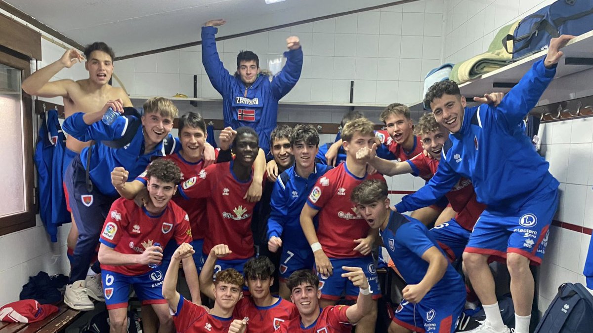 Los jugadores del Numancia juvenil celebrando la remontada. CD NUMANCIA