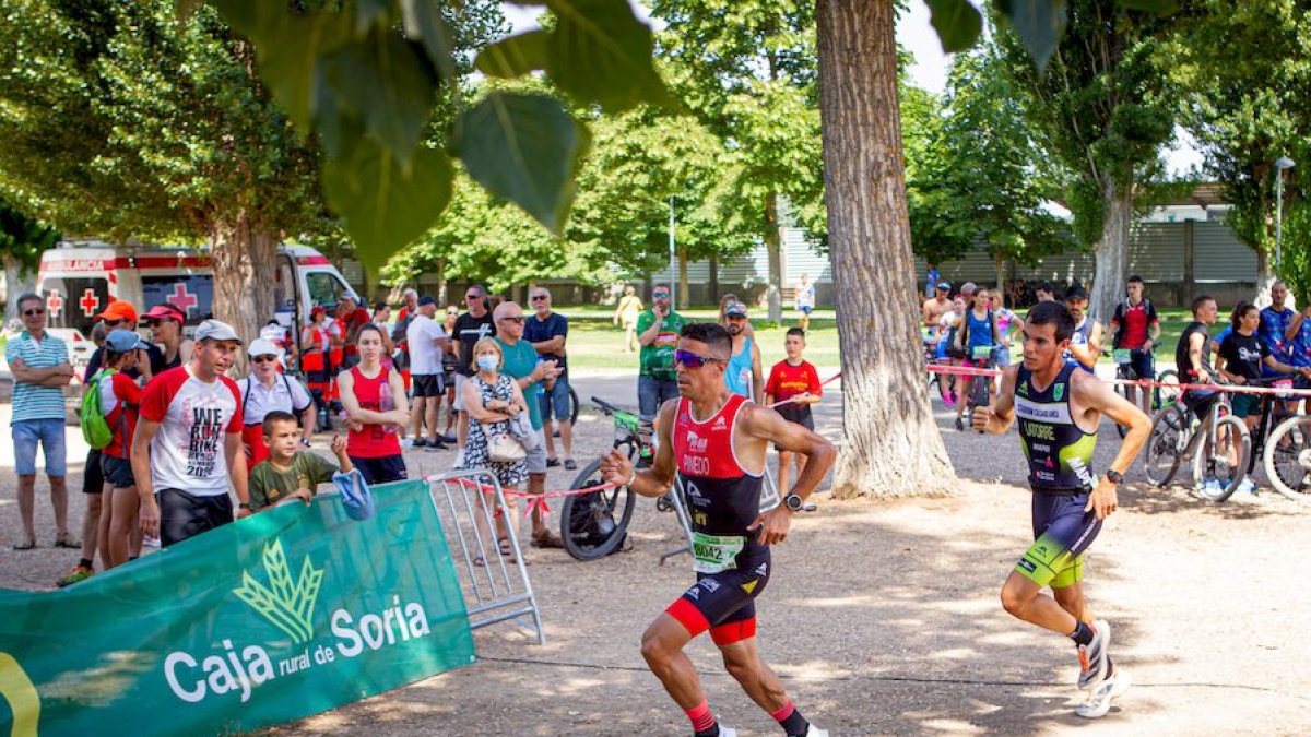 Enrique Fernández Pinedo, en el Campeonato de España de Duatlón Cross en Almazán. MARIO TEJEDOR