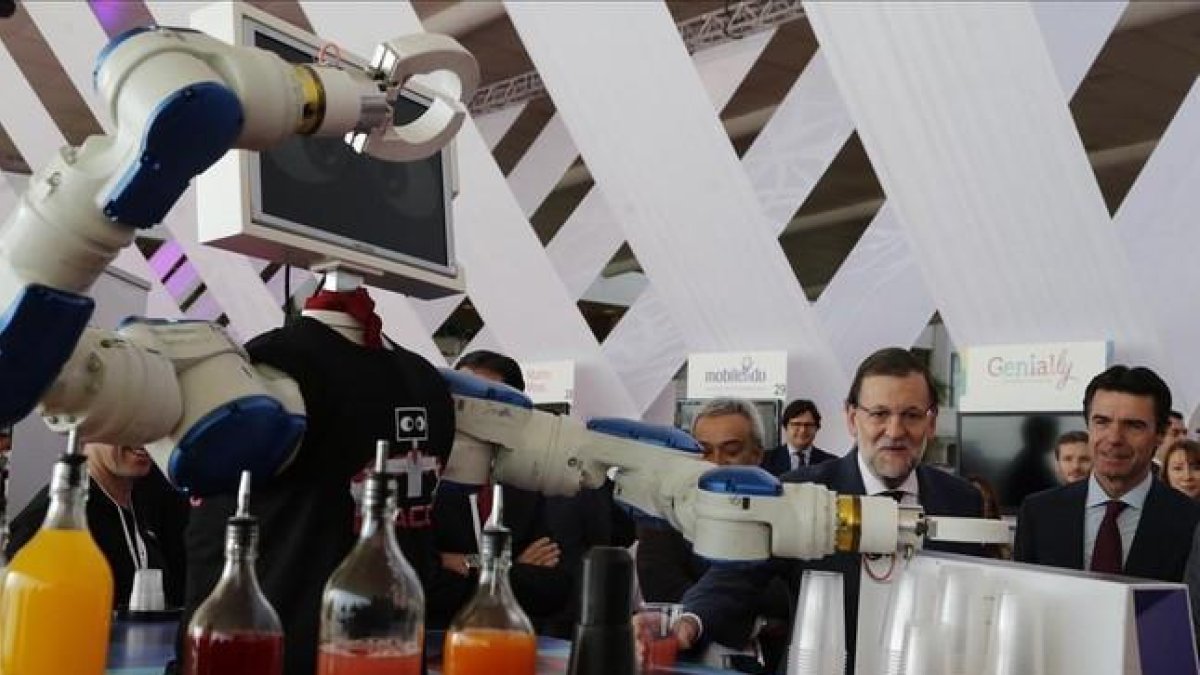 El presidente del Gobierno, Mariano Rajoy, ha inaugurado esta mañana la feria tecnológica digital FICOD 2015.-AGUSTÍN CATALÁN