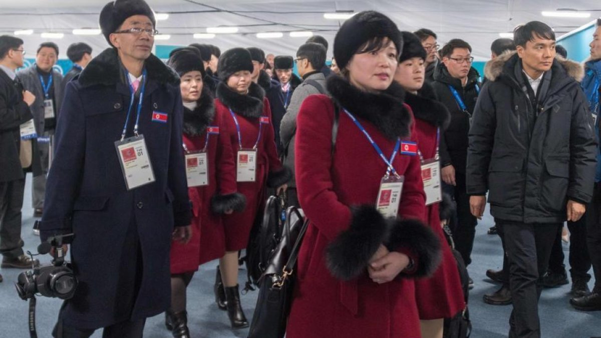 Los atletas de Corea del Norte llegan a Corea del Sur.-FRANCOIS-XAVIER MARIT (AFP)