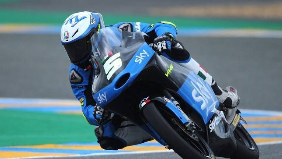Romano Fenati compite en el Gran Premio de Francia.-Foto: JEAN-FRANCOIS MONIER / AFP
