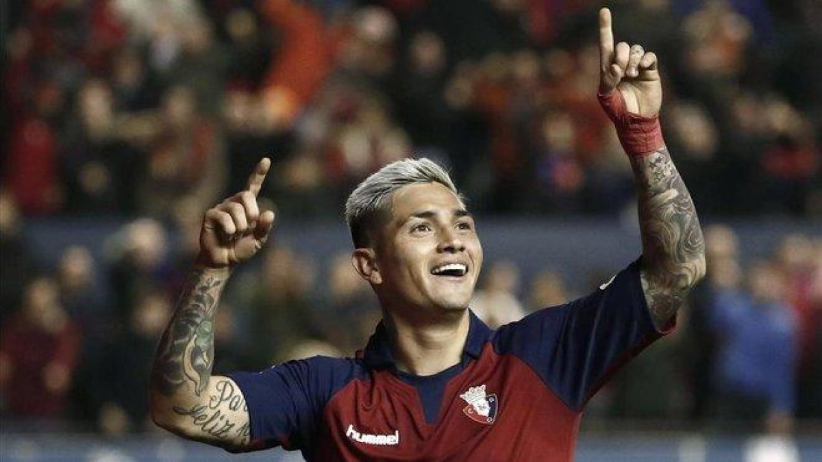 Ezequiel, Chimy, ’Tximist’ , Ávila, tras empatar el partido contra el Sevilla en El Sadar.-EFE