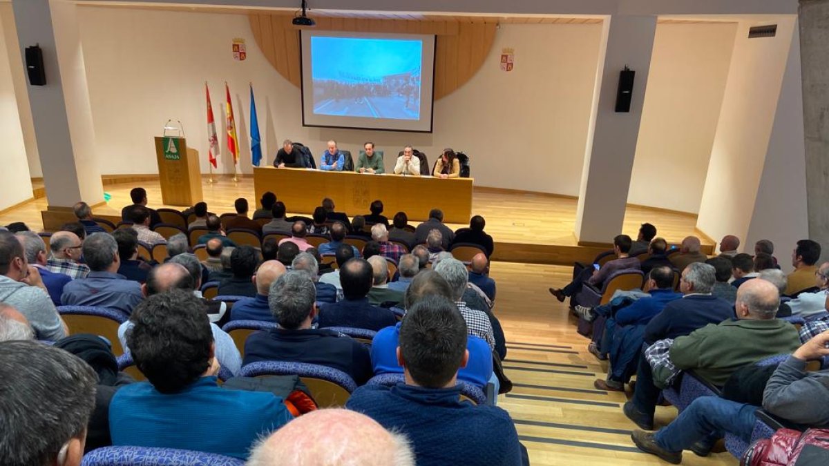 Jornada de Asaja Soria, ayer en la Delegación Territorial de la Junta.