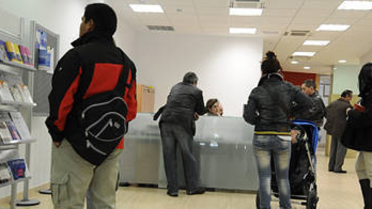 Ofiicnas del Inem en Soria. / VALENTÍN GUISANDE-