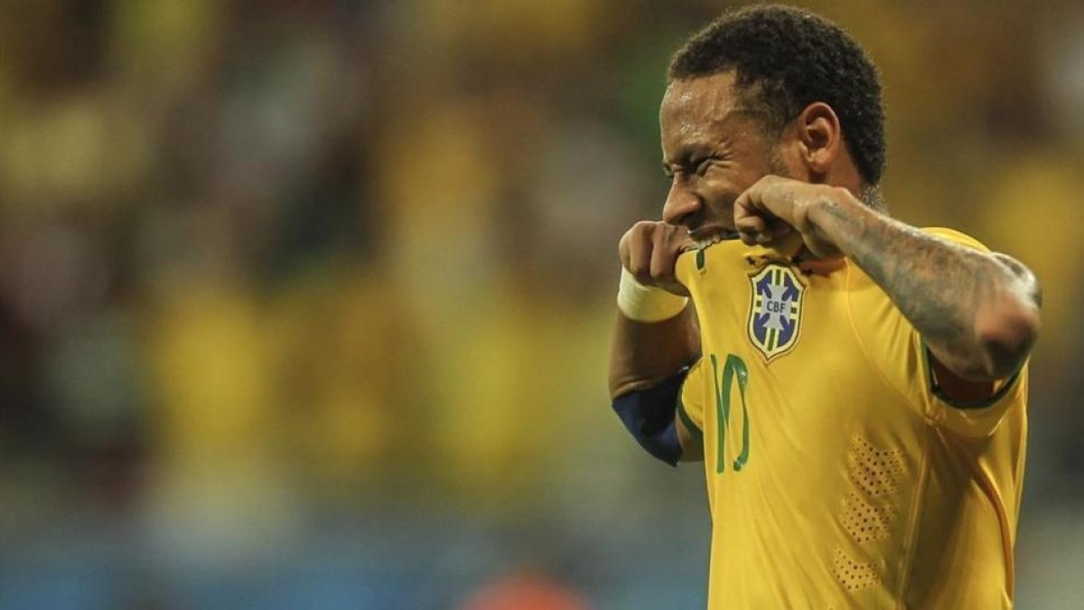 Neymar, durante un encuentro con Brasil.-EFE / ANTONIO LACERDA