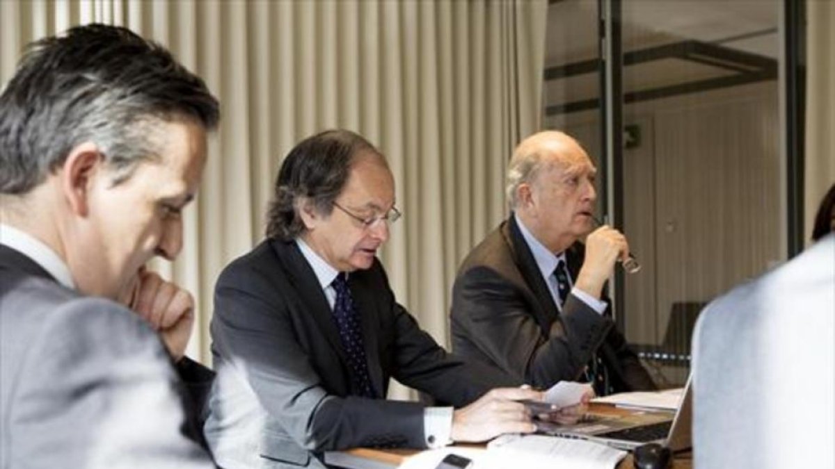 El presidente de Colonial, Juan José Brugera (derecha), junto al consejero delegado, Pere Viñolas.-CÉSAR CID